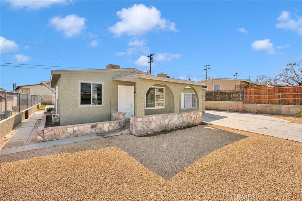 Image 3 of property listing at 912 Kelly, Barstow, CA 92311
