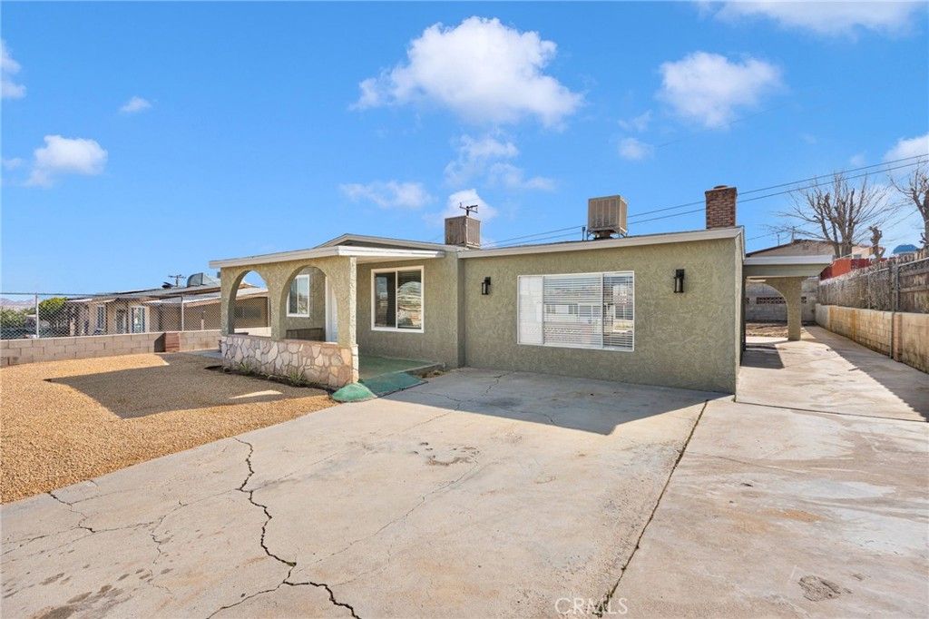 Image 4 of property listing at 912 Kelly, Barstow, CA 92311