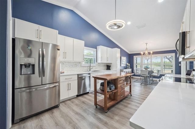 4750 SAWGRASS LAKE CIR, Leesburg, FL 34748