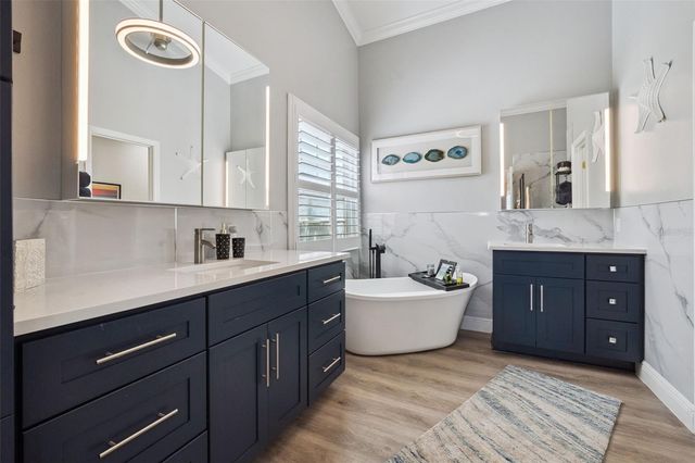 4750 SAWGRASS LAKE CIR, Leesburg, FL 34748