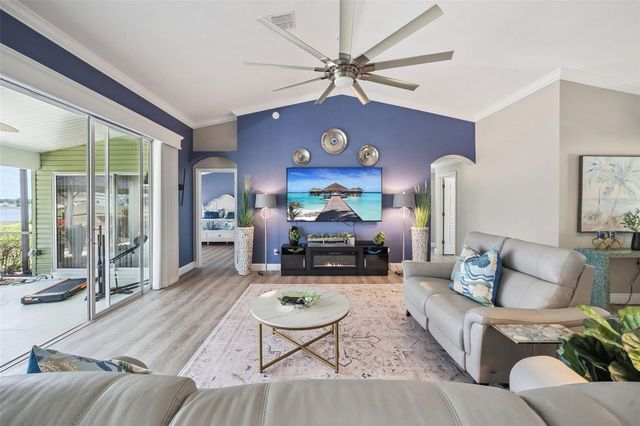 4750 SAWGRASS LAKE CIR, Leesburg, FL 34748