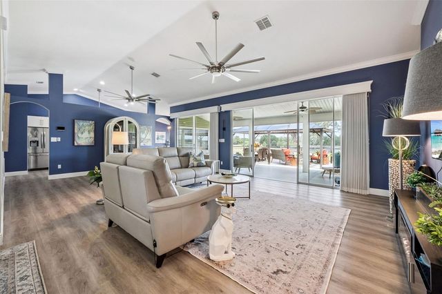 4750 SAWGRASS LAKE CIR, Leesburg, FL 34748