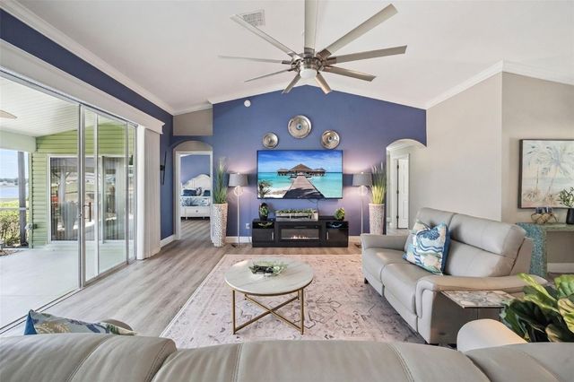 4750 SAWGRASS LAKE CIR, Leesburg, FL 34748