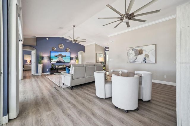 4750 SAWGRASS LAKE CIR, Leesburg, FL 34748