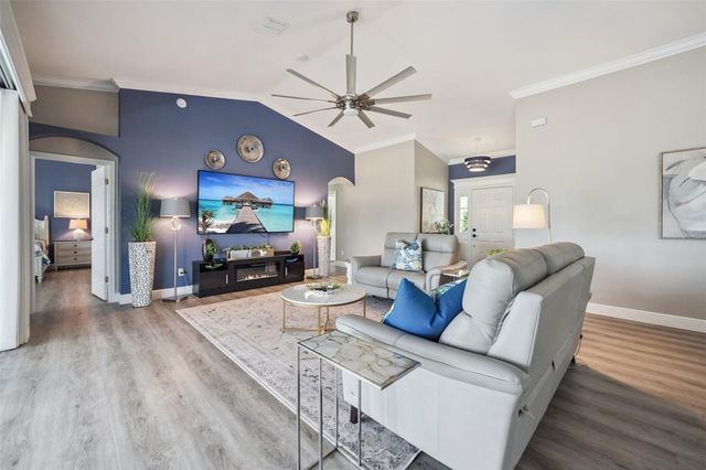 4750 SAWGRASS LAKE CIR, Leesburg, FL 34748