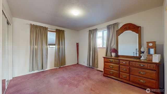 822 SE 12th Street, College Place, WA 99324