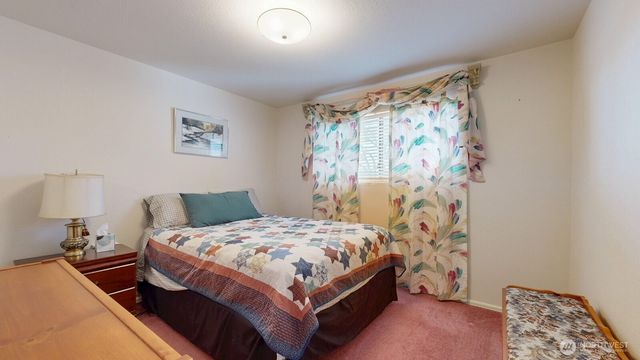 822 SE 12th Street, College Place, WA 99324