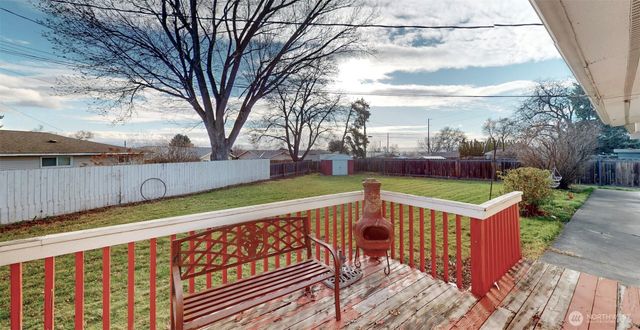 822 SE 12th Street, College Place, WA 99324