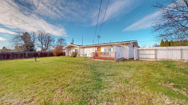 822 SE 12th Street, College Place, WA 99324