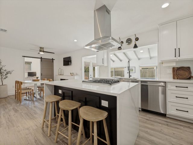 6716 Roundrock Road, Dallas, TX 75248