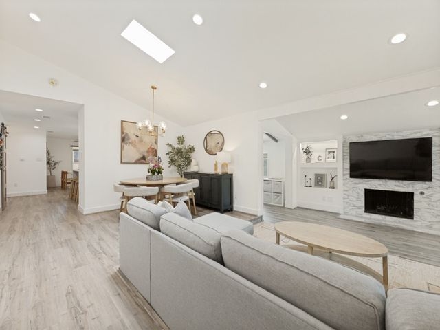 6716 Roundrock Road, Dallas, TX 75248
