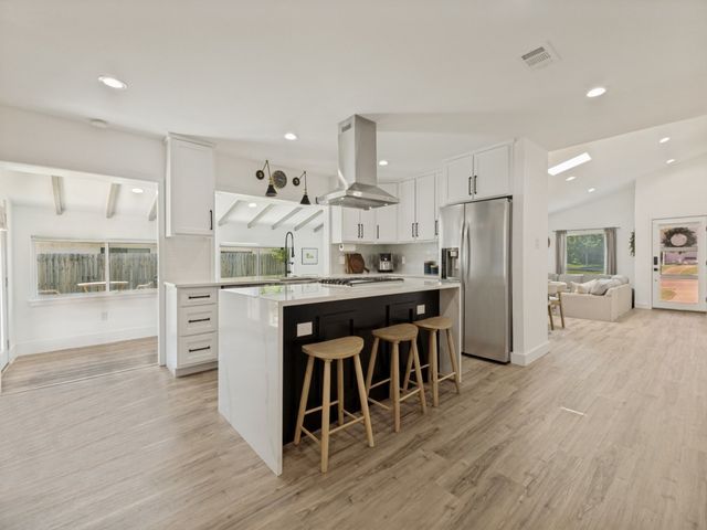 6716 Roundrock Road, Dallas, TX 75248