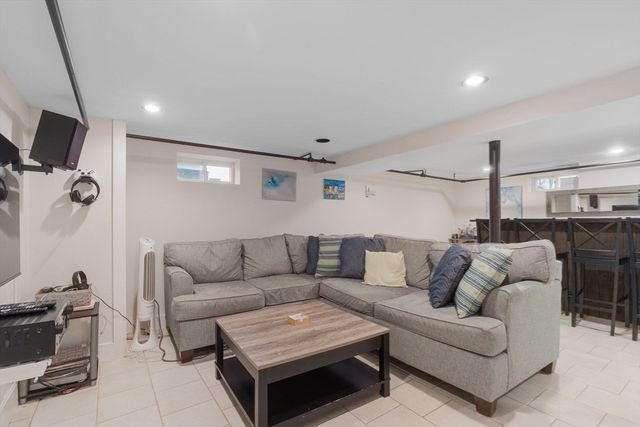 563 Pine St, Weymouth, MA 02190