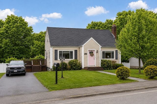 563 Pine St, Weymouth, MA 02190
