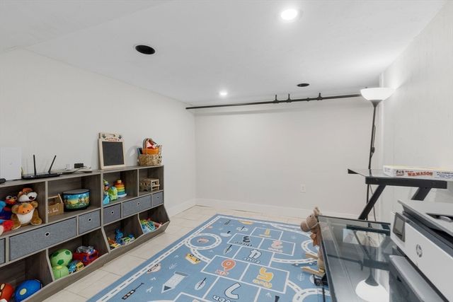 563 Pine St, Weymouth, MA 02190