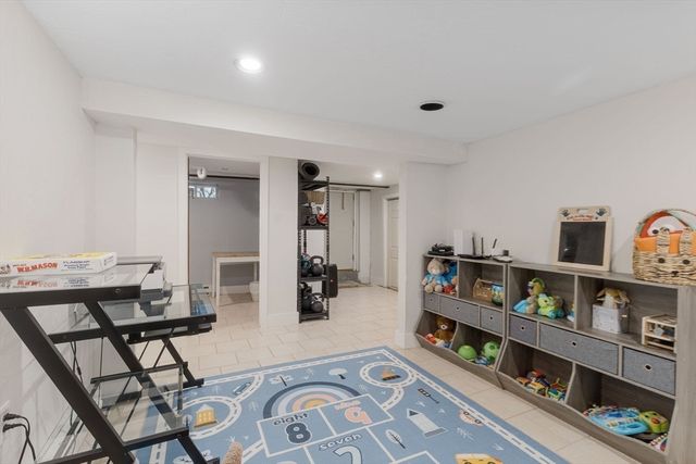 563 Pine St, Weymouth, MA 02190