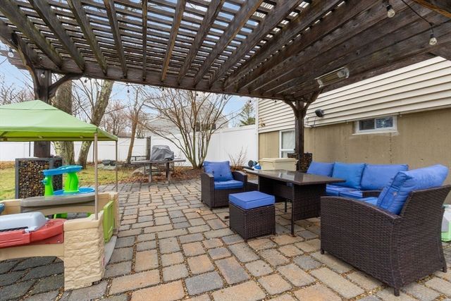 563 Pine St, Weymouth, MA 02190