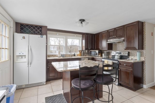 563 Pine St, Weymouth, MA 02190