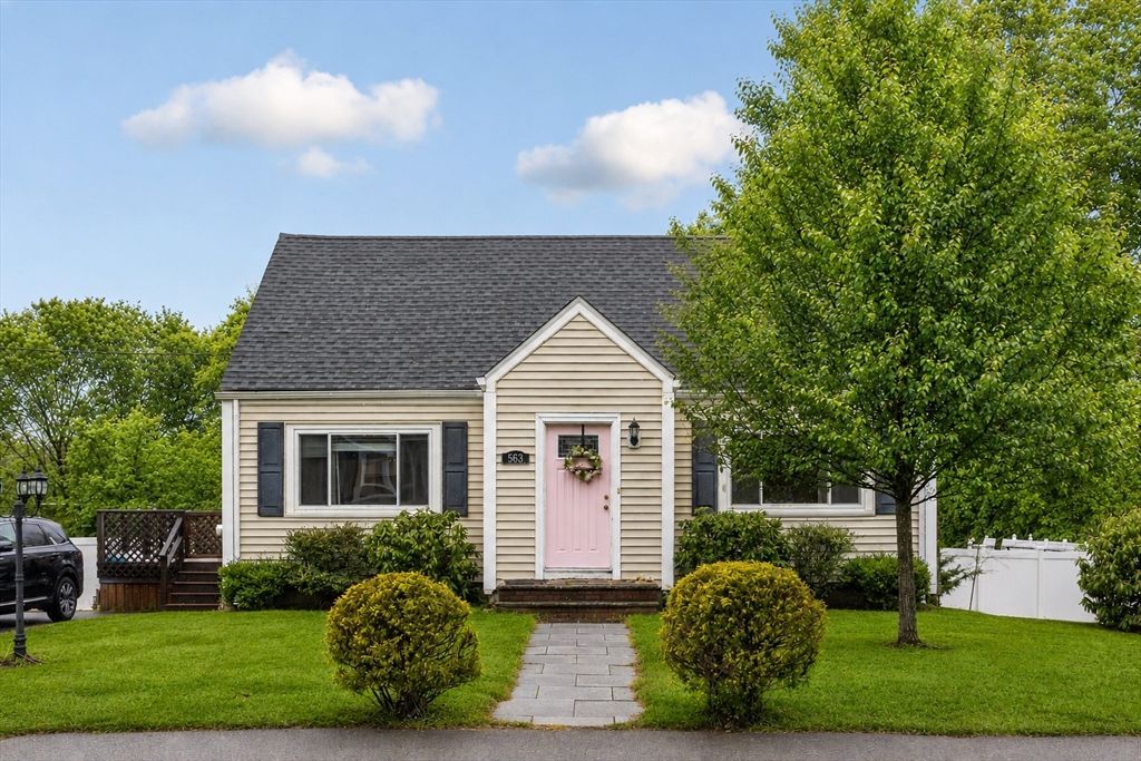563 Pine St, Weymouth, MA 02190