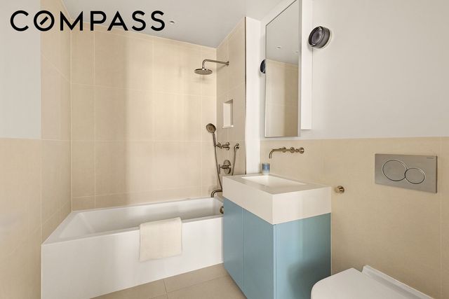 101 Wall St Apt 22A, New York City, NY 10005