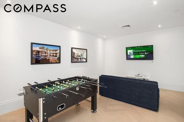 101 Wall St Apt 22A, New York City, NY 10005