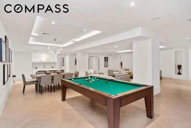 101 Wall St Apt 22A, New York City, NY 10005