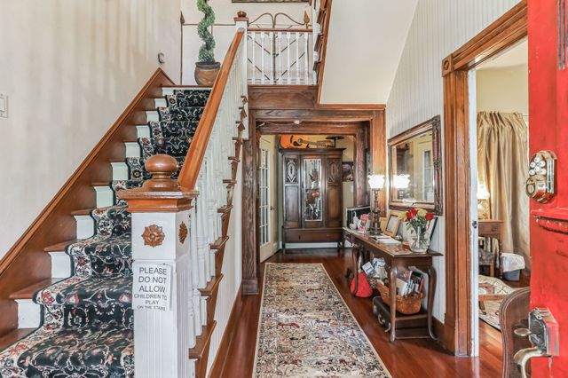 203 W Commerce St, San Saba, TX 76877