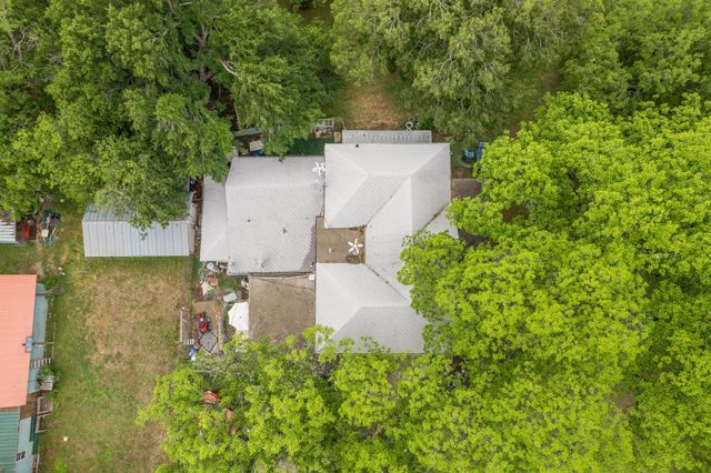 203 W Commerce St, San Saba, TX 76877