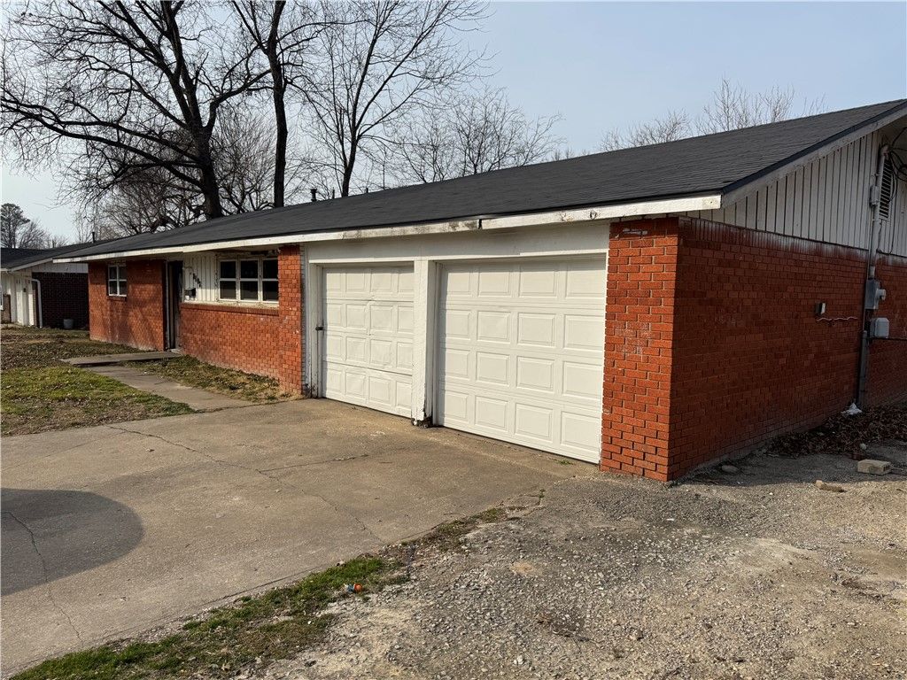 2192 McRay, Springdale, AR 72762