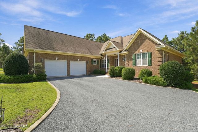 122 Beacon Ridge Drive, West End, NC 27376