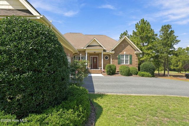 122 Beacon Ridge Drive, West End, NC 27376