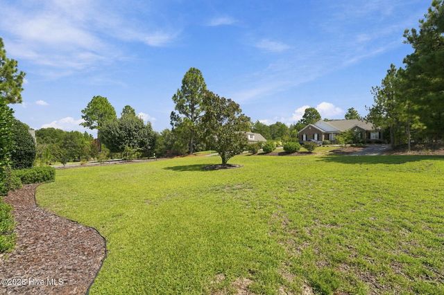 122 Beacon Ridge Drive, West End, NC 27376
