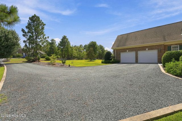 122 Beacon Ridge Drive, West End, NC 27376