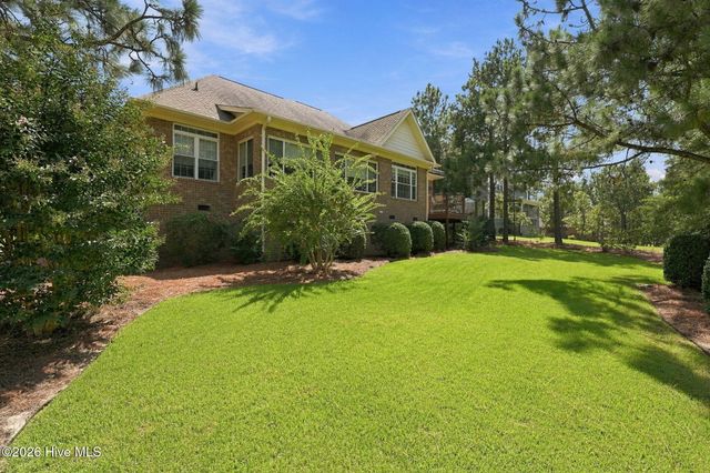 122 Beacon Ridge Drive, West End, NC 27376