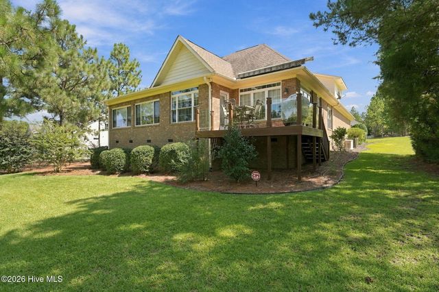 122 Beacon Ridge Drive, West End, NC 27376
