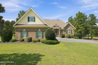 122 Beacon Ridge Drive, West End, NC 27376