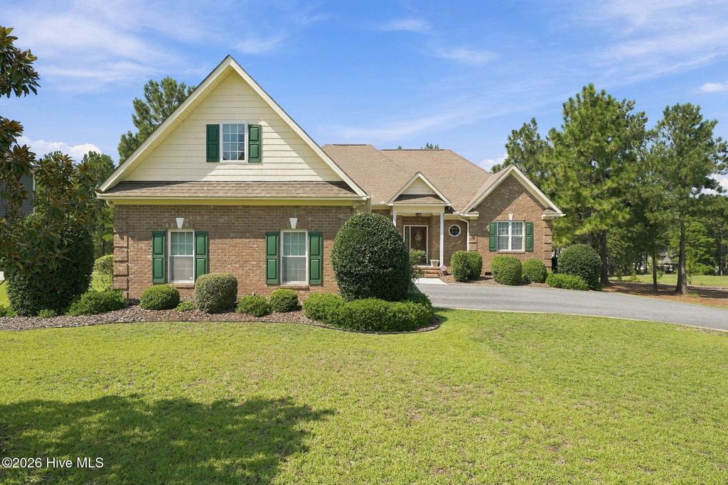 122 Beacon Ridge Drive, West End, NC 27376