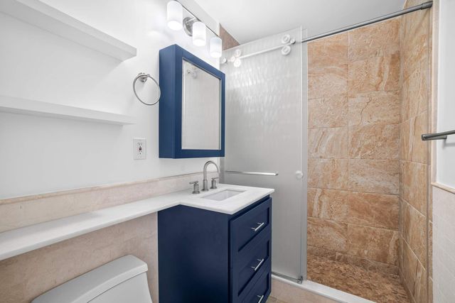 531 Main St Apt 718, New York City, NY 10044