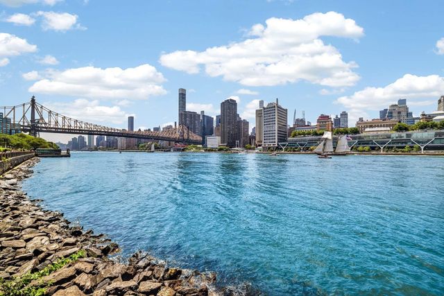 531 Main St Apt 718, New York City, NY 10044