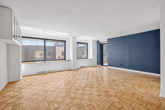 531 Main St Apt 718, New York City, NY 10044