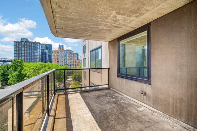 531 Main St Apt 718, New York City, NY 10044