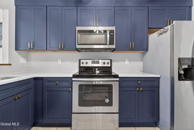 19 Tekakwitha Court, Clifton Park, NY 12065