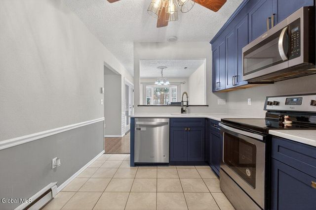 19 Tekakwitha Court, Clifton Park, NY 12065