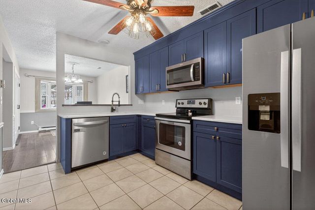 19 Tekakwitha Court, Clifton Park, NY 12065