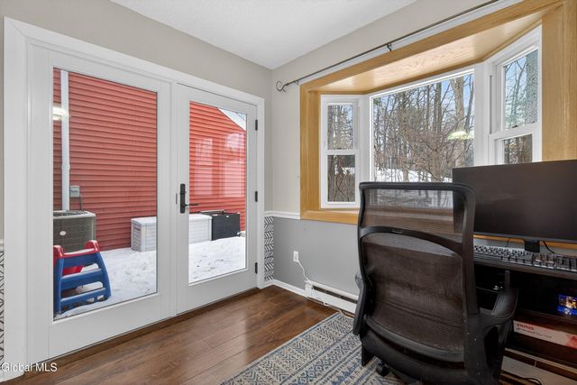 19 Tekakwitha Court, Clifton Park, NY 12065