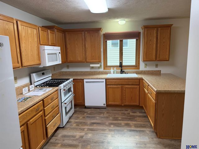 3300 S 83rd Street, Lincoln, NE 68506