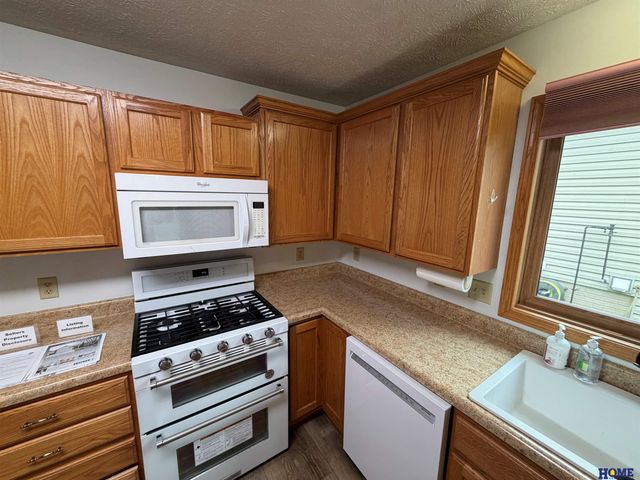 3300 S 83rd Street, Lincoln, NE 68506