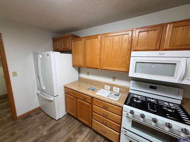 3300 S 83rd Street, Lincoln, NE 68506