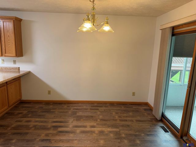 3300 S 83rd Street, Lincoln, NE 68506