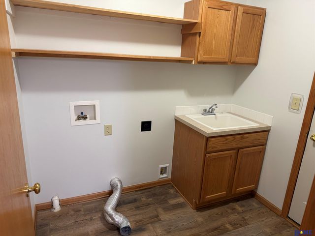 3300 S 83rd Street, Lincoln, NE 68506